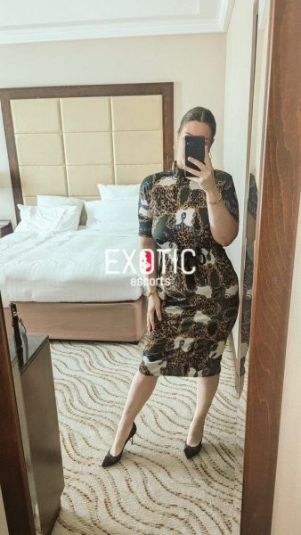 Khloé Roy — 5