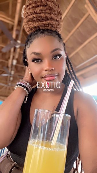 ✨ Trina – Élégance Mature & Présence Raffinée à Kolwezi, Drc ✨ — 1