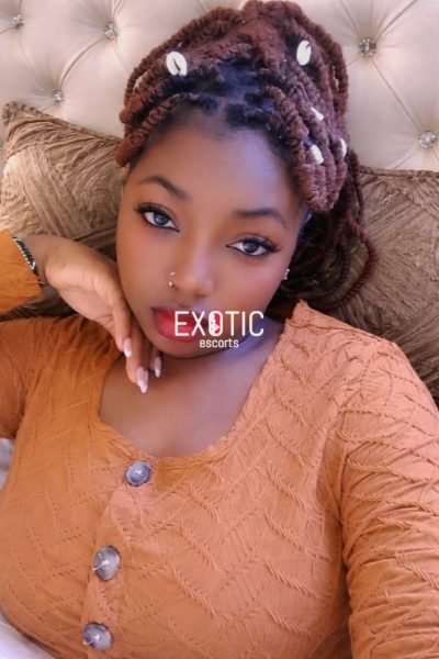 Emmy 🌸 23 | Lubumbashi — 3